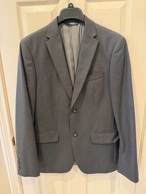 Men's Perry Ellis Grey Two-Button Blazer with white / gray Calvin Klein shirts